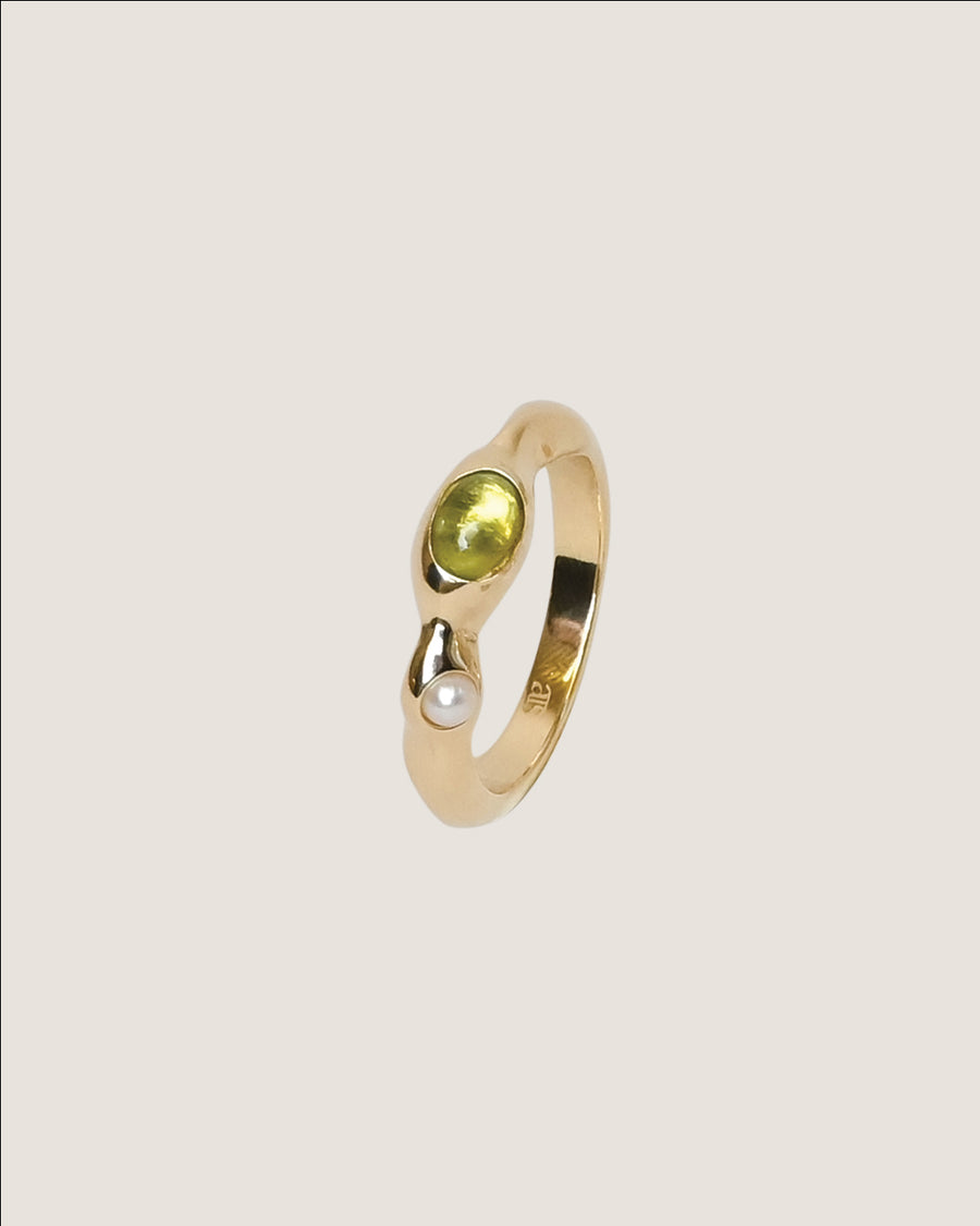 Radiance Ring Peridot gold